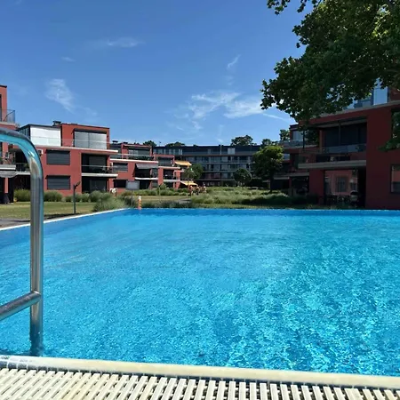 アパート With Pool In 55236